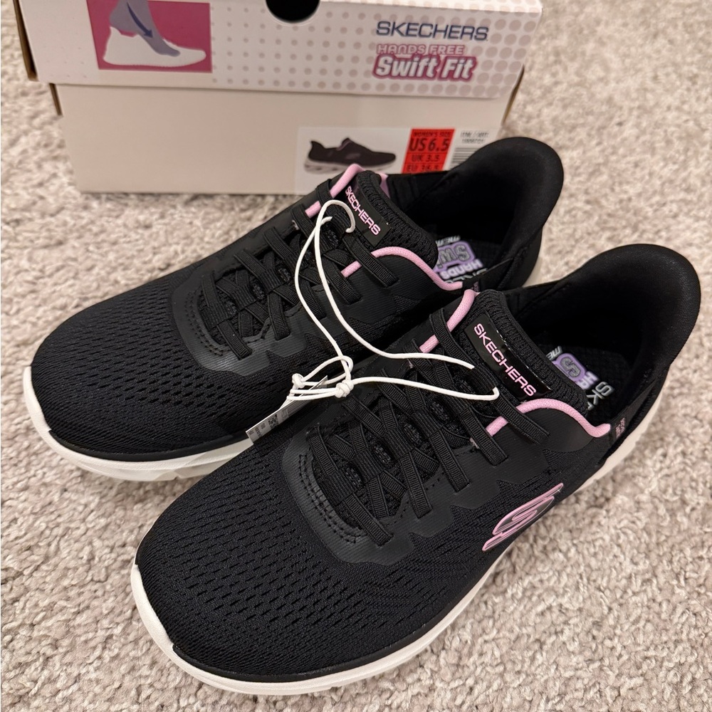 NEW Skechers Women's Glide Step Sneaker - Picture 2 of 7